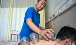 刺血拔罐疗法视频,传统中医疗法的现代演绎